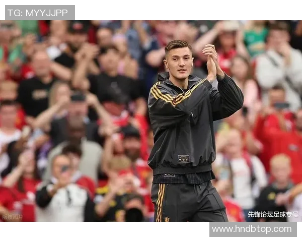 外号狼王的足球明星如何在赛场上展现无与伦比的实力与魅力 外号狼王的足球明星如何在赛场上展现无与伦比的实力与魅力